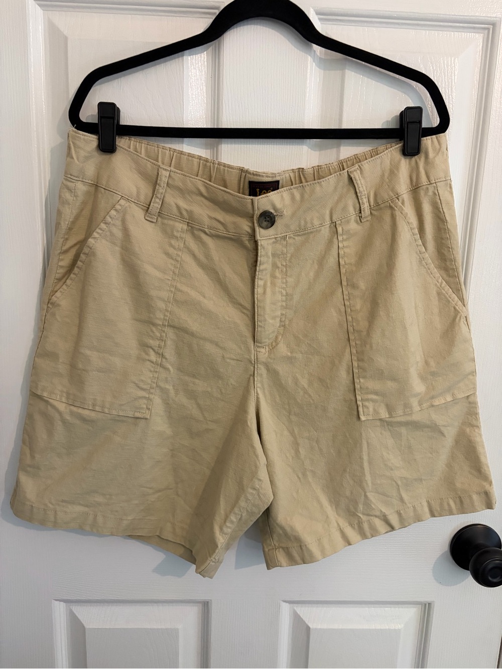 Lee Women’s Beige Flat-Front Stretch Cotton Shorts - Size 16W